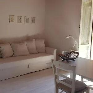 https://little-relax-on-the-garda-lake.it-lombardy.com